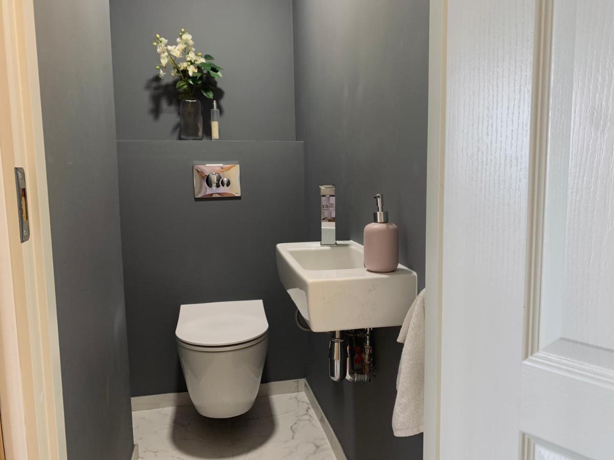 You'Ll Love This Large Apartment! Free Parking! 탈린 외부 사진