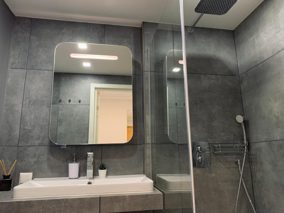 You'Ll Love This Large Apartment! Free Parking! 탈린 외부 사진